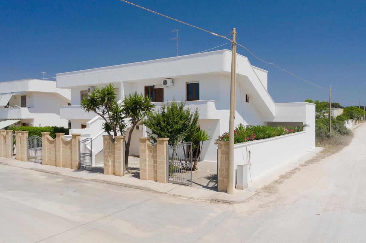 Vidamarina - Camere Al Mare Torre Lapillo Buitenkant foto
